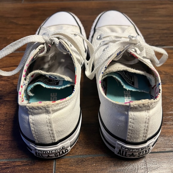Converse Chuck Taylor All Star Low White/Black Colorful Hearts Women Size 6 - Picture 6 of 9